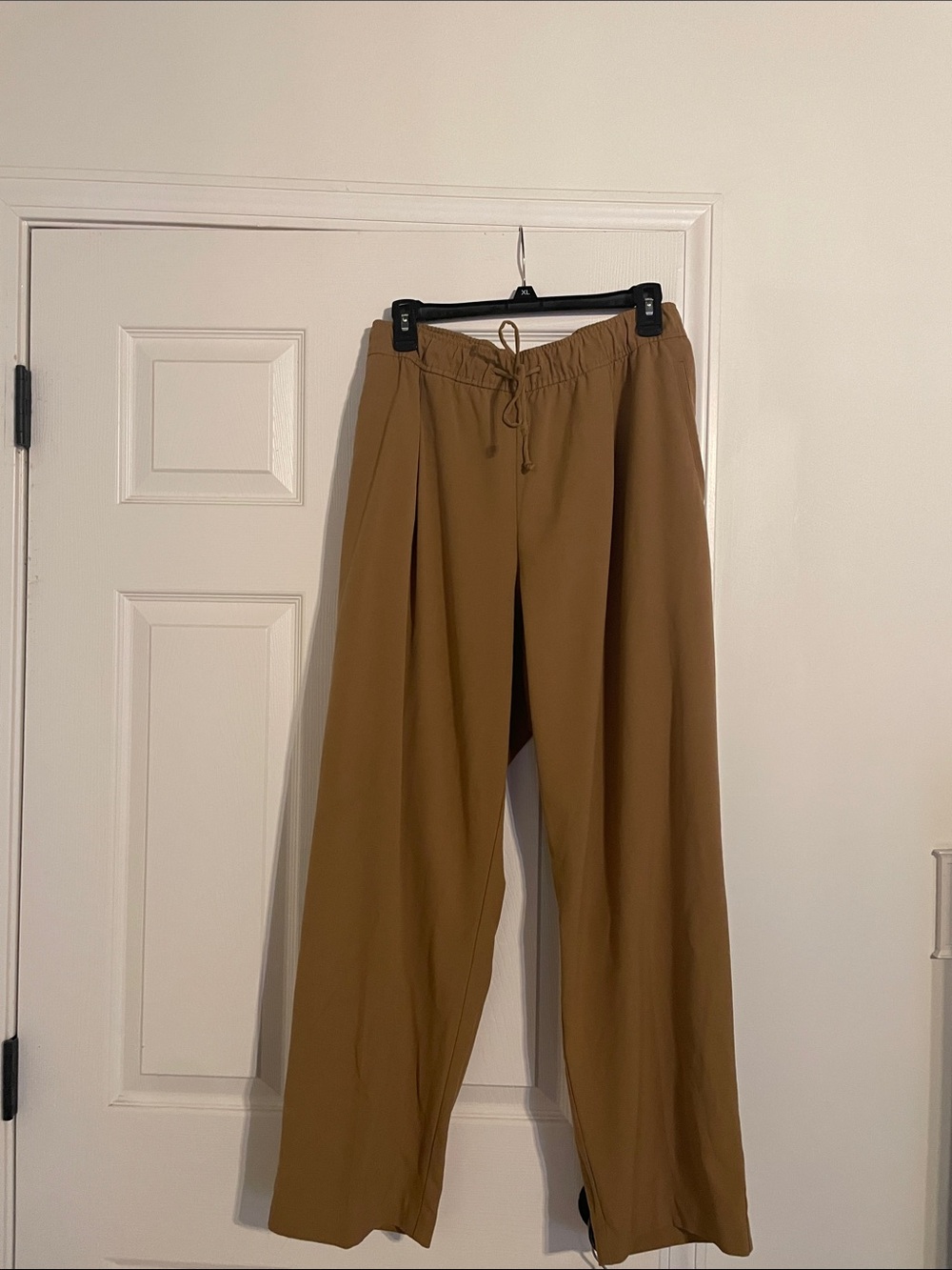 Old Navy Wide-Leg Drawstring Pants in Camel Brown